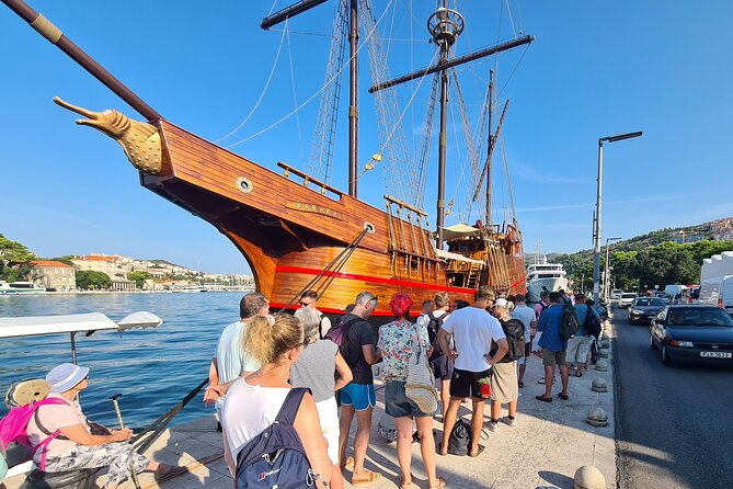 Elaphiti Islands On The Luxury Pirate Ship Karaka Dubrovnik - Koločep: pine woods, a fishing village, and farm flavors
