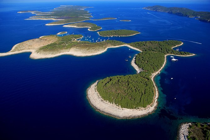 Exclusive Private Tour: Red Rocks & Pakleni Islands - Dubovica Beach and its small underwater cave