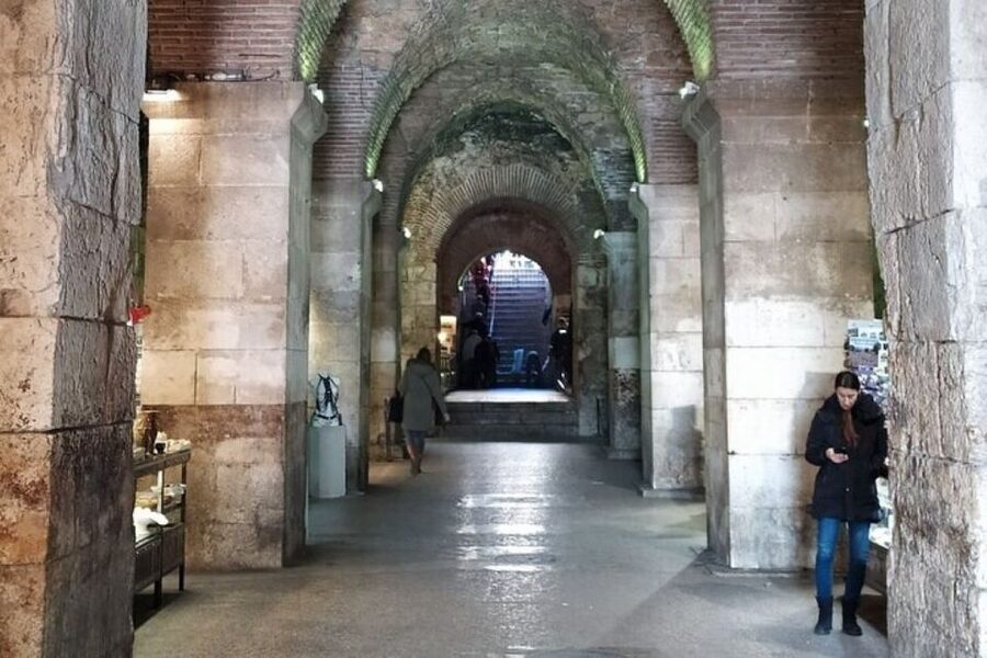Experience Split History Walking Tour With Local Historian - Jupiter’s Temple, the Vestibule, and the cathedral