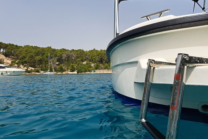 Explore the West coast of the island Brac by BETINA boat - Sutivan: village time between swims