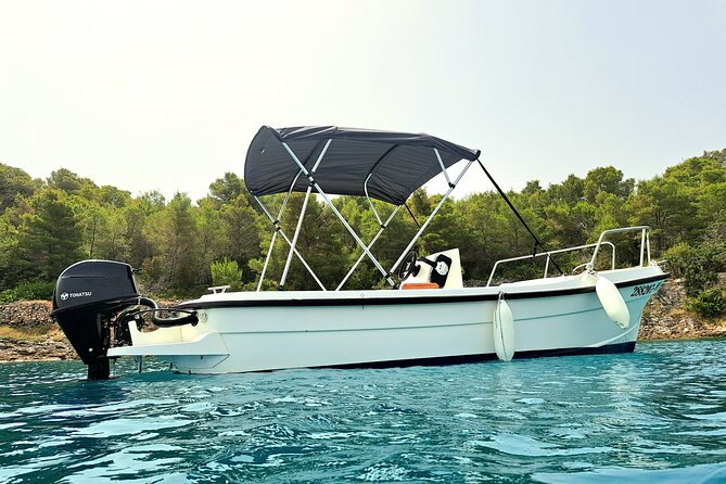 Explore the West coast of the island Brac by BETINA boat - Bobovisca na Moru: a gentle first stop