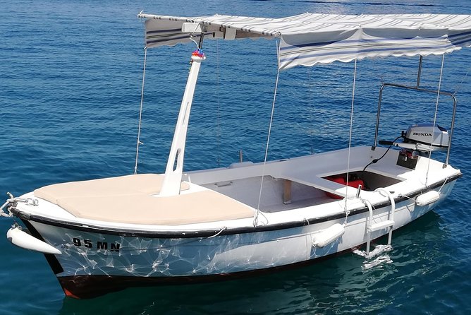 Explore west side of island Brač with Pasara boat - Traditional Dalmatian boat - Why a private boat makes sense around Milna