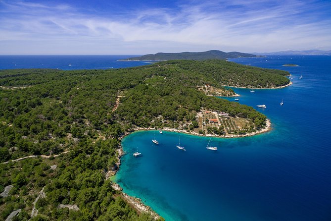 Explore west side of island Brač with Pasara boat - Traditional Dalmatian boat - Osibova Bay and the swimming coves