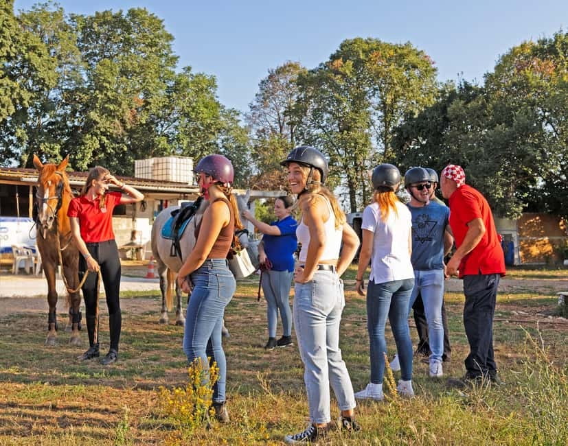 Fazana: Sunset 1-hour Horse Riding in Nature with Guide - Small group comfort, with a few limits