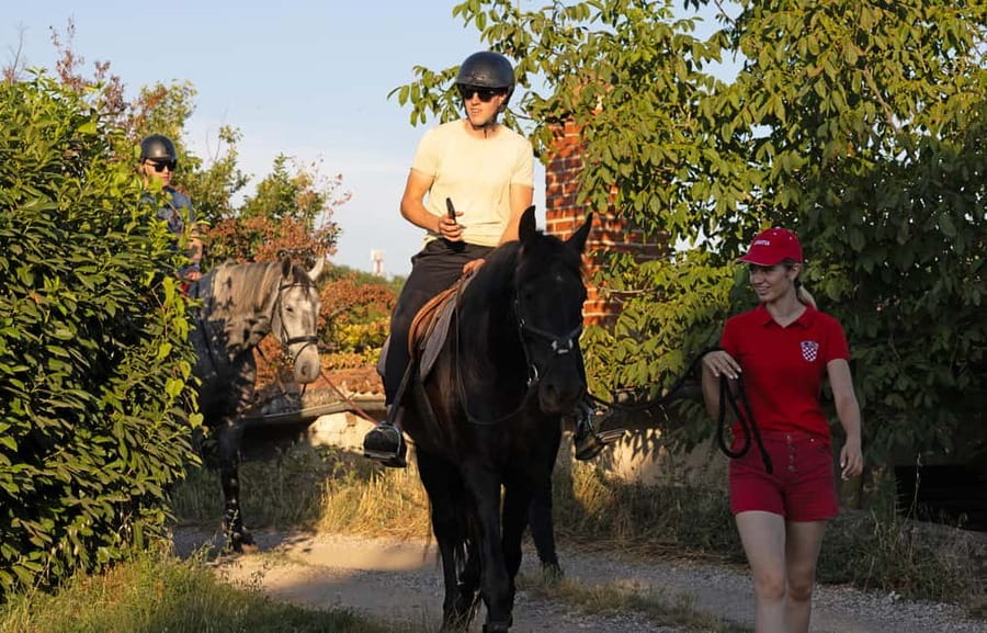 Fazana: Sunset 1-hour Horse Riding in Nature with Guide - The photo stop before returning
