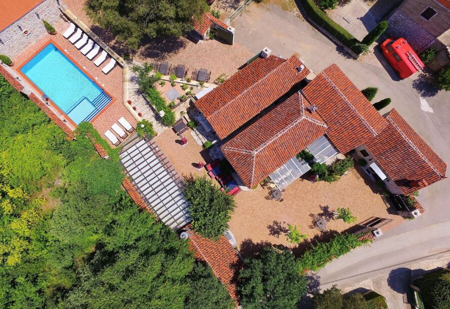 From Biograd: Wine and Olive Oil Tasting in Ražnjevića Dvori - Practical details for a smooth visit