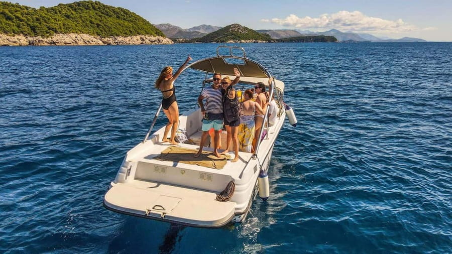 From Dubrovnik: Elaphiti Islands & Blue Cave Speedboat Tour - Finding the boat in Dubrovnik’s Old City port
