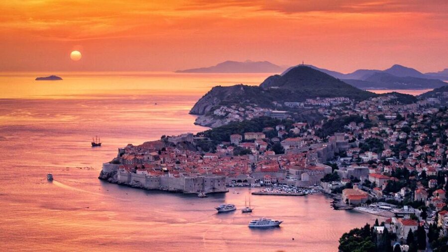From Dubrovnik: Golden Hour Sunset Cruise with Free Drinks - Who will enjoy this cruise most?
