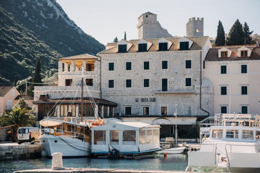 From Dubrovnik: Mali Ston Oyster Paradise Tour with Transfer - Meeting the oyster farmer