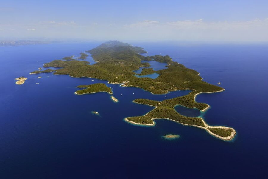 From Dubrovnik: Mljet National Park & Elaphiti Islands Trip - The speedboat ride across the Adriatic