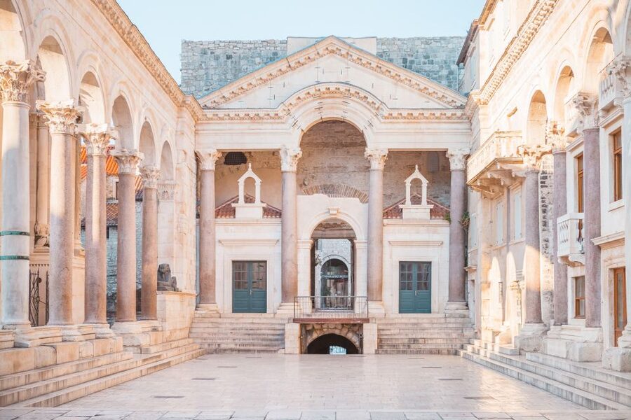 From Dubrovnik: Split Day Trip and City Tour with Transfers - Three hours for lunch, shopping, and your own Split