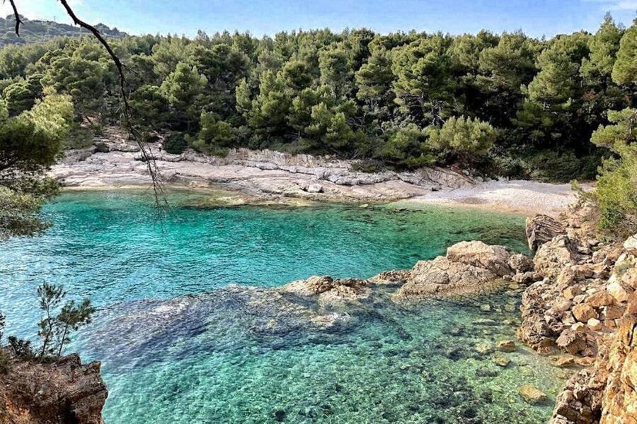 From Fazana: Sea caves, hidden island, cliffs and more... - The sea cave and sandy beach stop