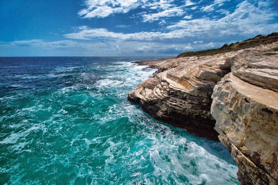 From Fazana: Sea caves, hidden island, cliffs and more... - Who should book this Fazana boat tour?