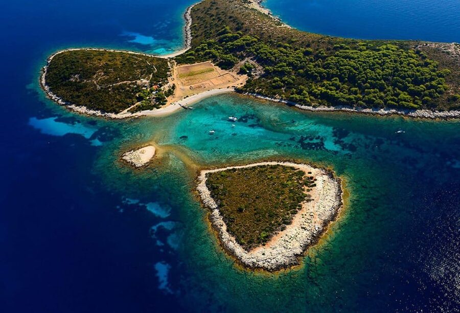 From Hvar: Blue cave group speedboat tour full day - What the $129 price includes