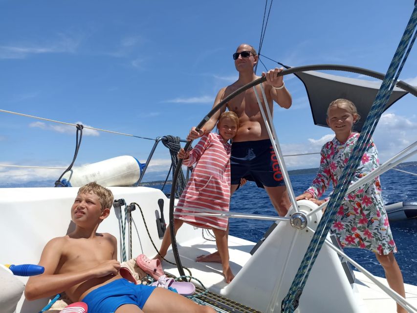 From Hvar: Pakleni Islands & Red Rocks Comfort Sailboat Tour - Leaving Hvar Port and learning the ropes