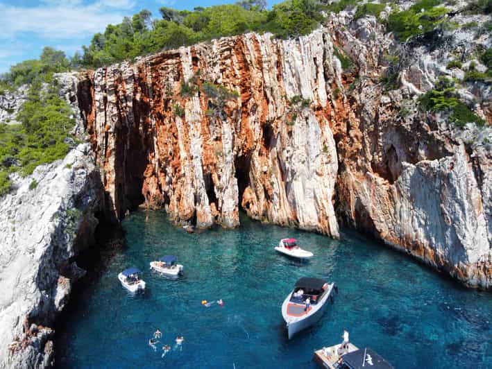 From Hvar: Private tour of Red Rocks & Pakleni Islands - Sveta Nedjelja adds wine and a local change of pace