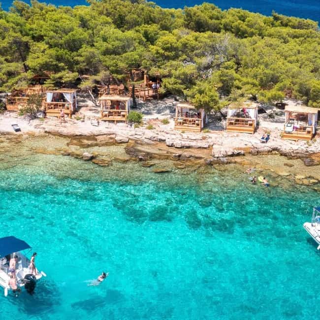 From Makarska:Hvar and Brač Island : Day Tour with speedboat - What the skipper adds to a private tour