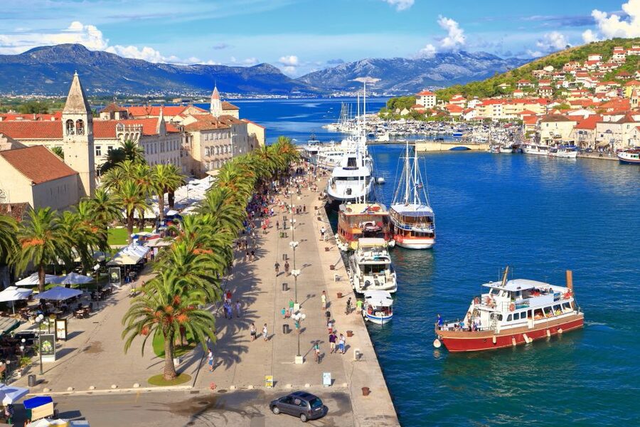 From Makarska Riviera: Full-Day Split & Trogir Tour - What the guide adds to the experience