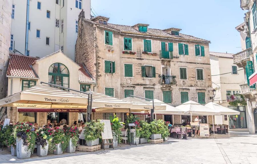 From Makarska : Split City Guided Tour & Free Time - Pickup in Makarska and the 95-minute drive
