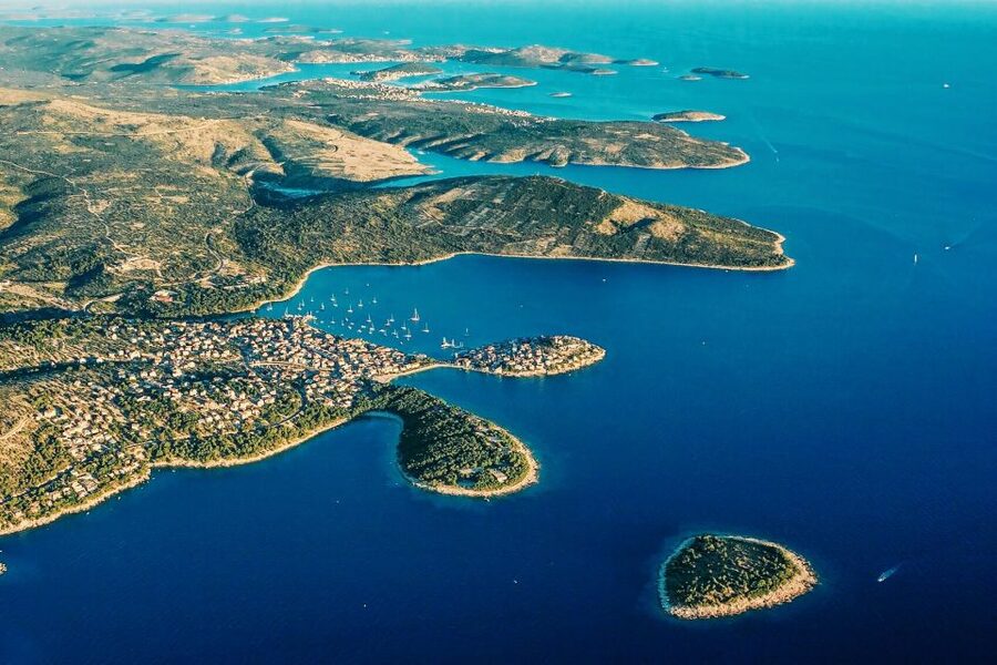 From Sinj: 1.5-Hour Private Flight over Kornati & Šibenik - Taking off from Sinj and crossing the Sinj field