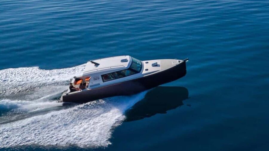 From Split: 5 Islands and Blue Cave Boat Tour - The boat, crew, and group size