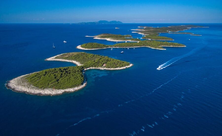 From Split: Blue Cave & 5 Islands Amazing Speedboat Tour - The 100-minute run to Biševo