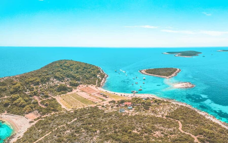 From Split: Blue Cave & 5 Islands Amazing Speedboat Tour - Two hours in Hvar Town