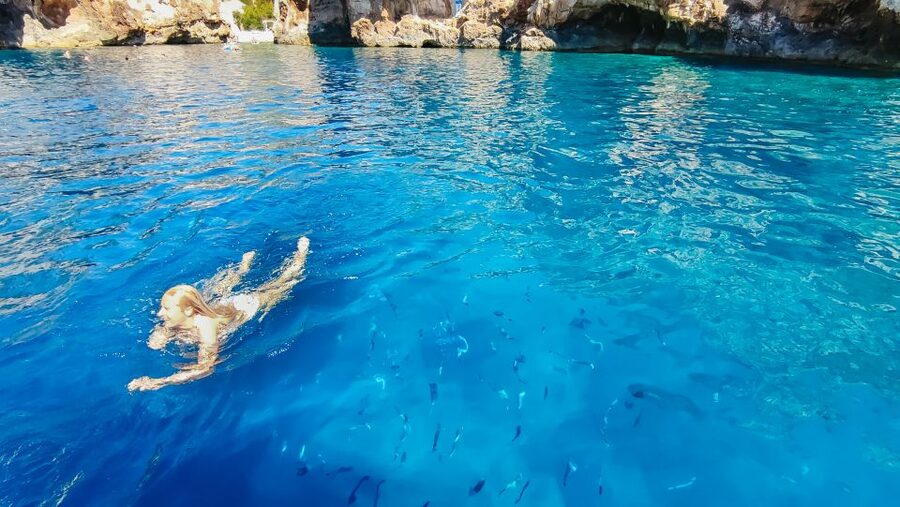 From Split: Blue Cave & 5 Islands with Vis & Hvar Boat Tour - Why this island-hopping day works