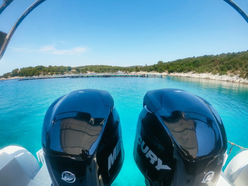 From Split: Blue Cave & 5 Islands with Vis & Hvar Boat Tour - Two and a half hours in Hvar Town