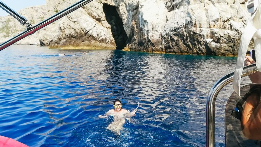 From Split: Blue Cave & 5 Islands with Vis & Hvar Boat Tour - The return ride to Split