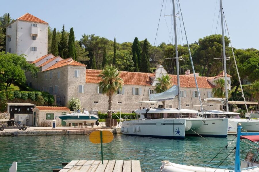 From Split: Blue Lagoon, Šolta, and Trogir Speedboat Tour - FAQ