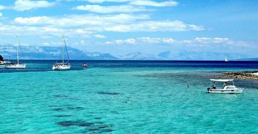 From Split: Islands & Blue Lagoon Cruise with Lunch & Drinks - Lunch while cruising to the Blue Lagoon