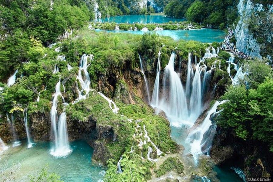 From Split or Trogir: Plitvice Lakes Guided Full-Day Tour - Prošćansko Lake and the electric train