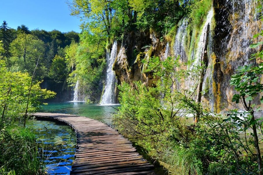 From Split: Plitvice Lakes Fully-Guided Day Tour - Crossing the Lower Lakes by boat