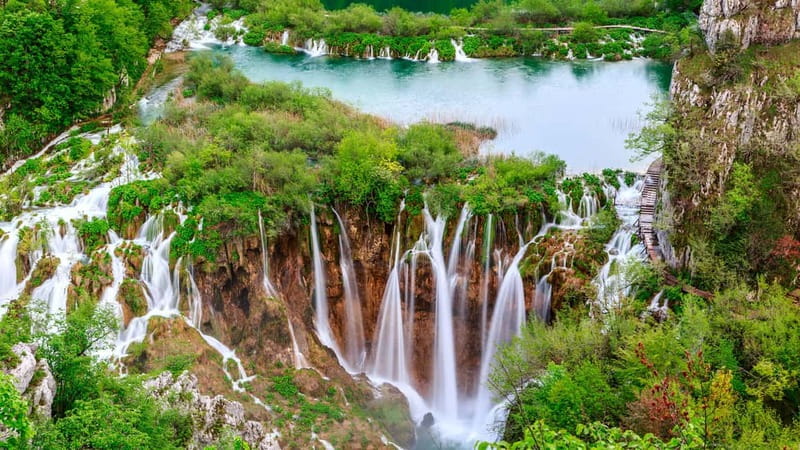 From Split: Plitvice Lakes Guided tour - Four and a half hours inside the national park
