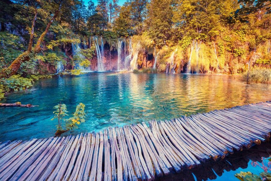 From Split: Plitvice Lakes Guided Tour with Entry Tickets - Crossing the lakes by panoramic boat