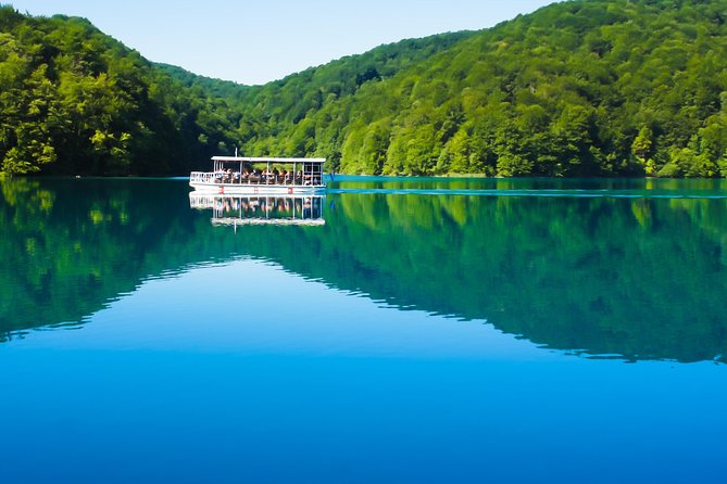 From Split: Plitvice Lakes National Park Guided Tour - How crowded is the park?