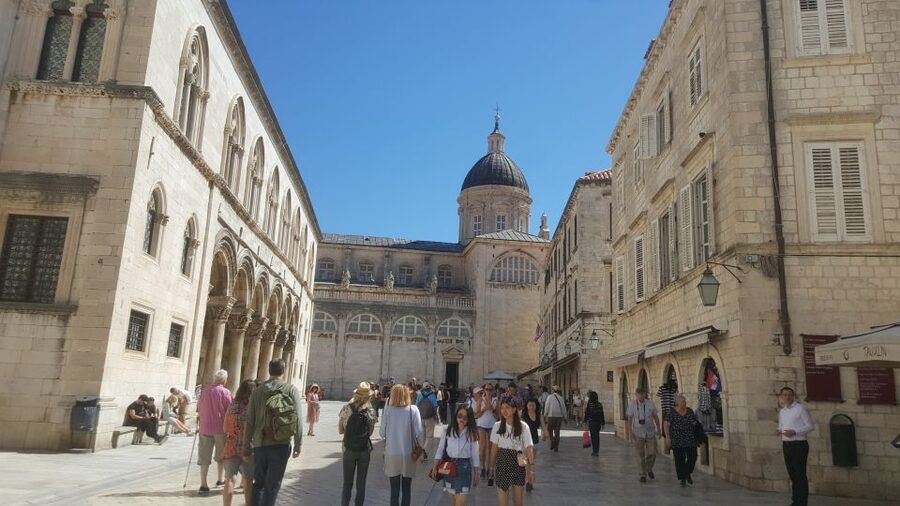 From Split/Trogir: Dubrovnik Guided Tour with a Stop in Ston - The return journey and Deak Wines stop
