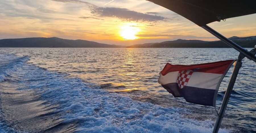 From Trogir: 3 islands half day tour with Blue Lagoon - Key points at a glance