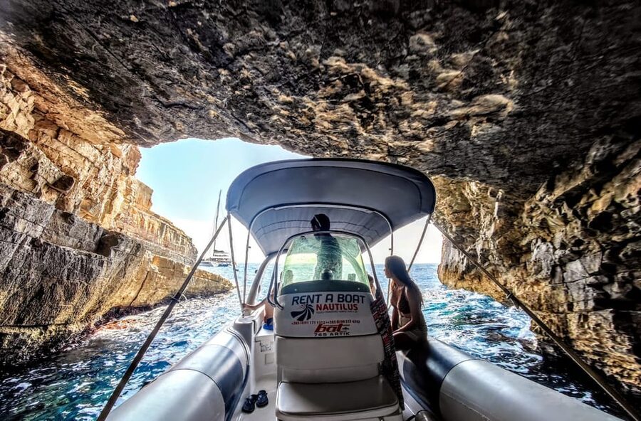 From Vis: Speedboat tour - Vis, Biševo & Blue Cave (shared) - Ravnik’s Green Cave and a choice in the water