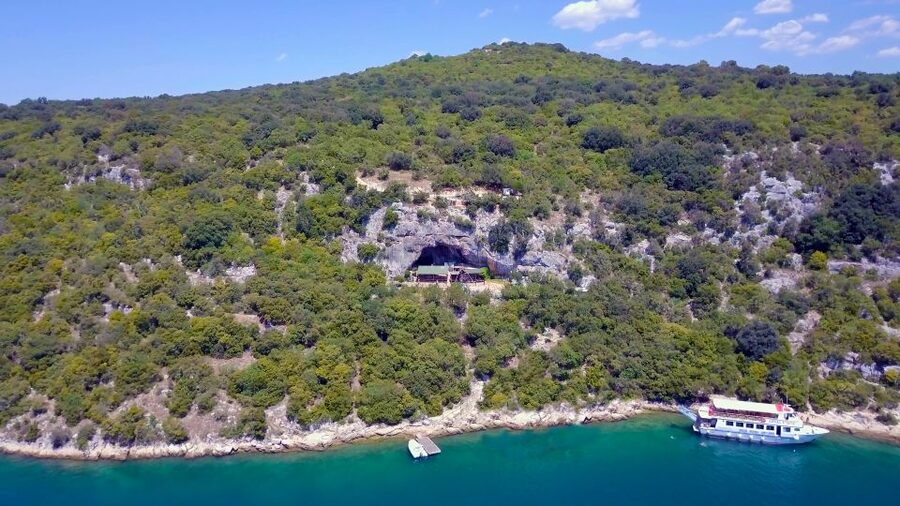 From Vrsar: Lim Bay, Pirate Cave and Rovinj Visit - Drinks, snacks, and the ride home