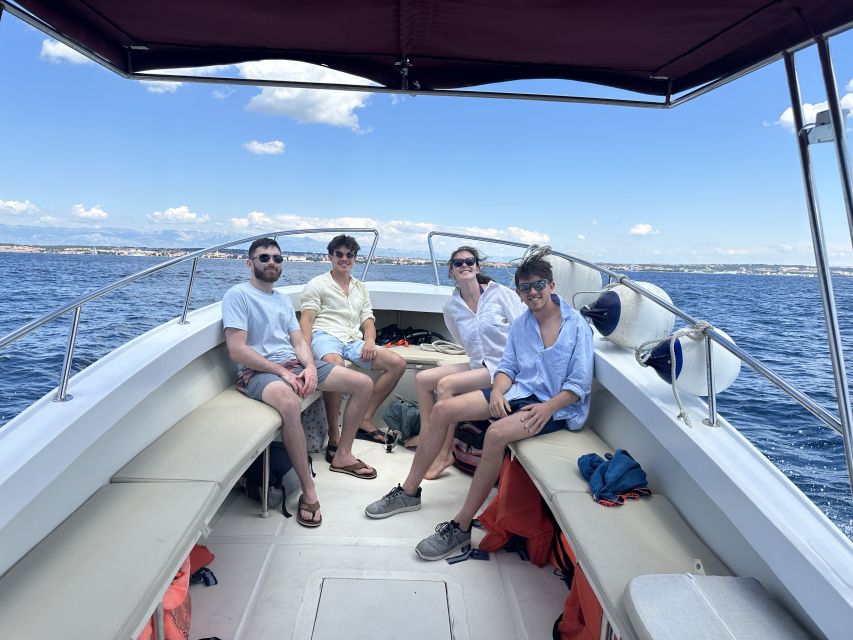 From Zadar: Island-Hopping Speedboat Tour with Drinks - Drinks, music, and guides shape the mood