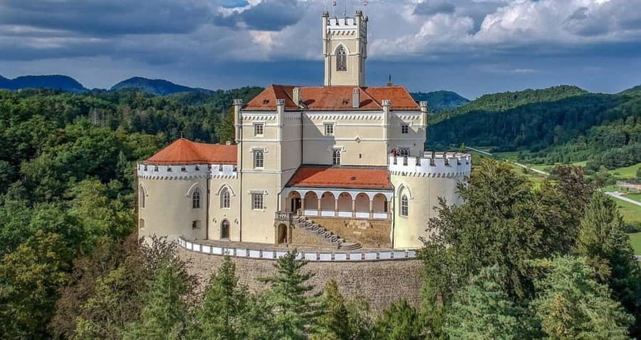 From Zagreb:Discover North Croatia, Museums, Castle and City - Krapina Museum: a strong start in deep time