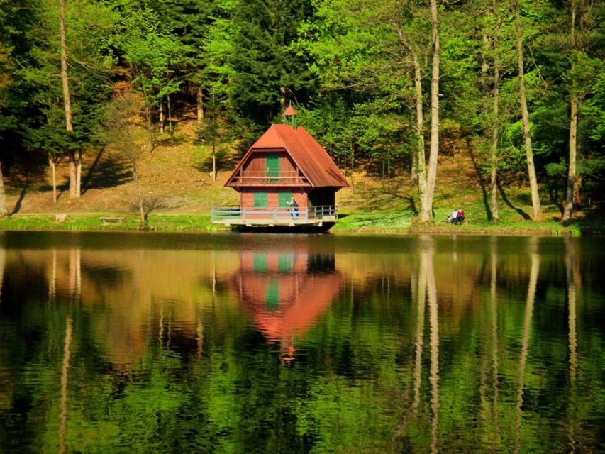 From Zagreb: Prehistoric and Medieval Croatia Tour - The private van and guide make the schedule practical