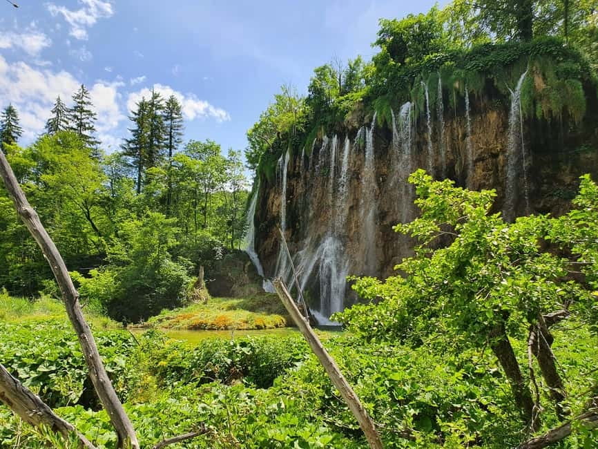 From Zagreb: Rastoke and Plitvice lakes Guided Day Trip - Lower Lakes and Upper Lakes: the seasonal difference