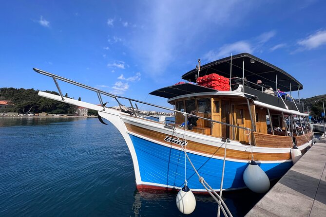 Full-Day Dubrovnik Elaphite Islands Cruise with Lunch and Drinks - Sipan offers a quiet harbor and a short pause