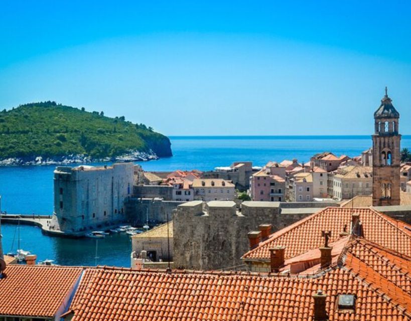 Group tour: Dubrovnik Walking Tour (1h duration, 9:30am, 6pm - What the local guide adds to the experience