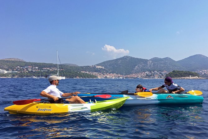 Guided kayaking tour to Pakleni islands - Why kayaking is a smart way to see the Pakleni Islands