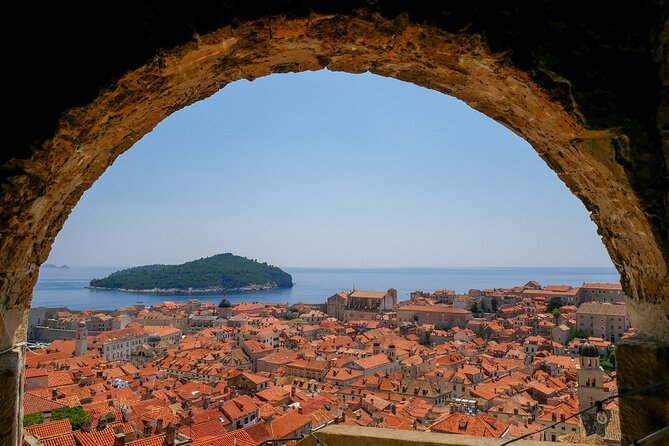 Guided Tour to discover Dubrovnik's Old Town, by day or night - Group size, access, and pace