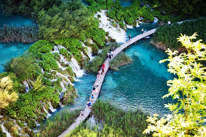 Guided transfer from Split to Zagreb with Plitvice Lakes stop - The 7:00 am start in Split